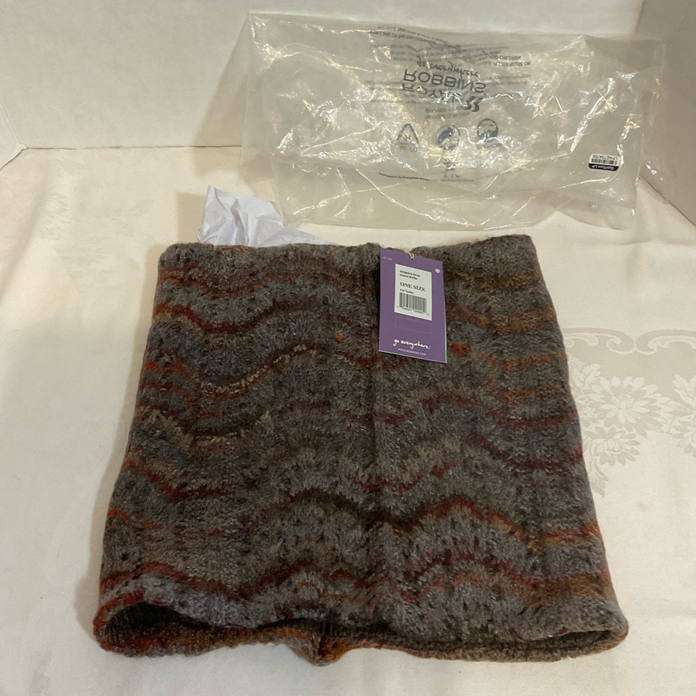 Royal Robbins Women's Sophia Muffler Timber One size Yarn Switzerland Scarf